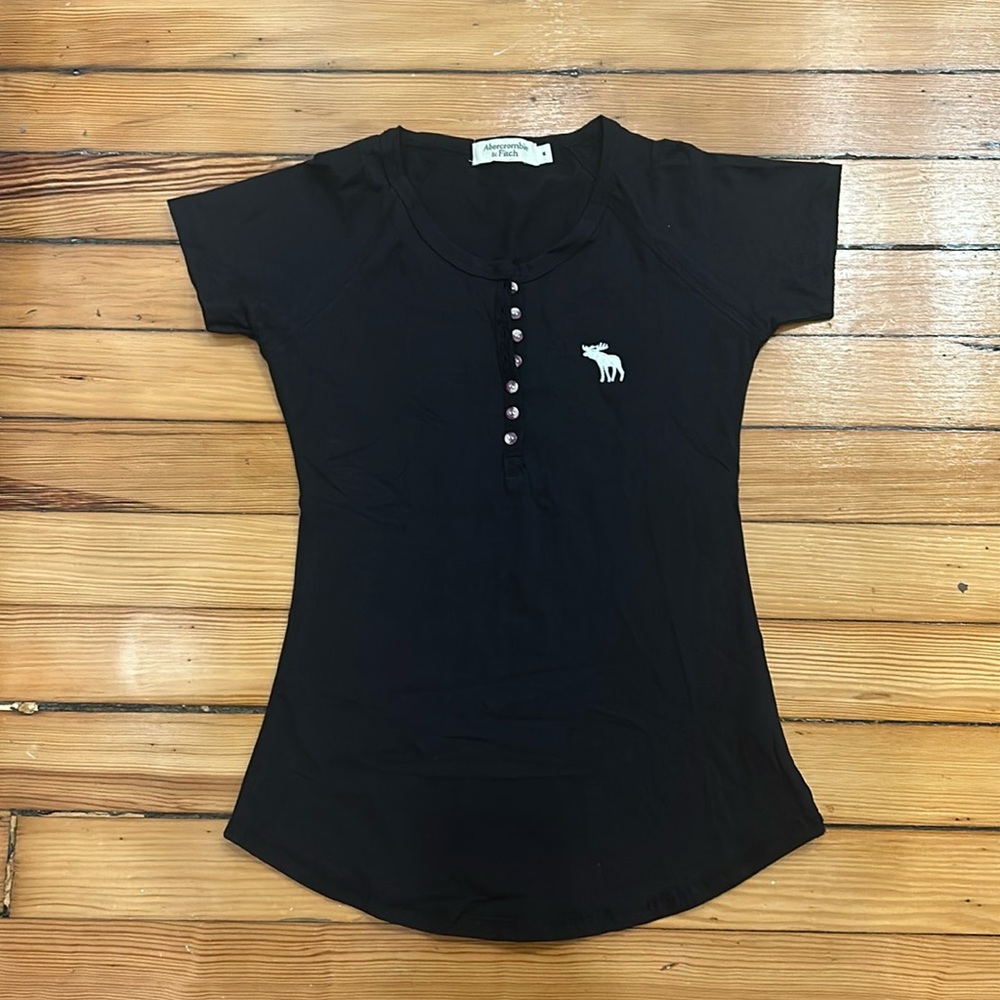 Abercrombie & Fitch black T-shirt